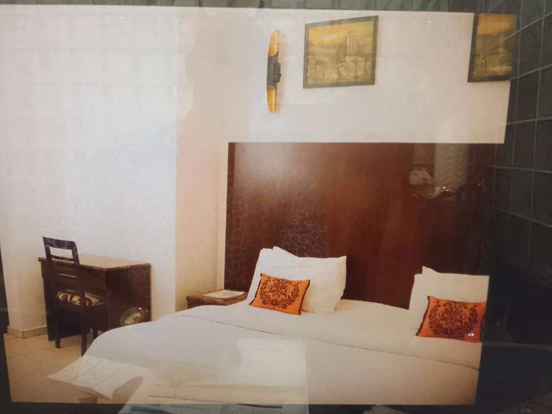 Diamond Lane Hotel อาบูจา ภายนอก รูปภาพ